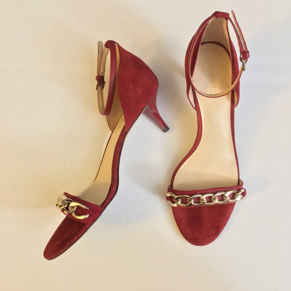 Nine West Ruby colored Suede like textured Heels